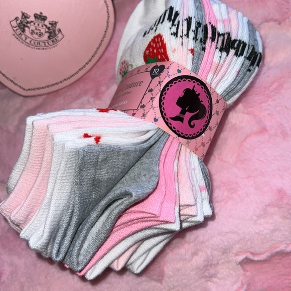 NWT🍓10 pairs Juicy Couture White and Pink strawberry No Show Socks - Picture 4 of 7